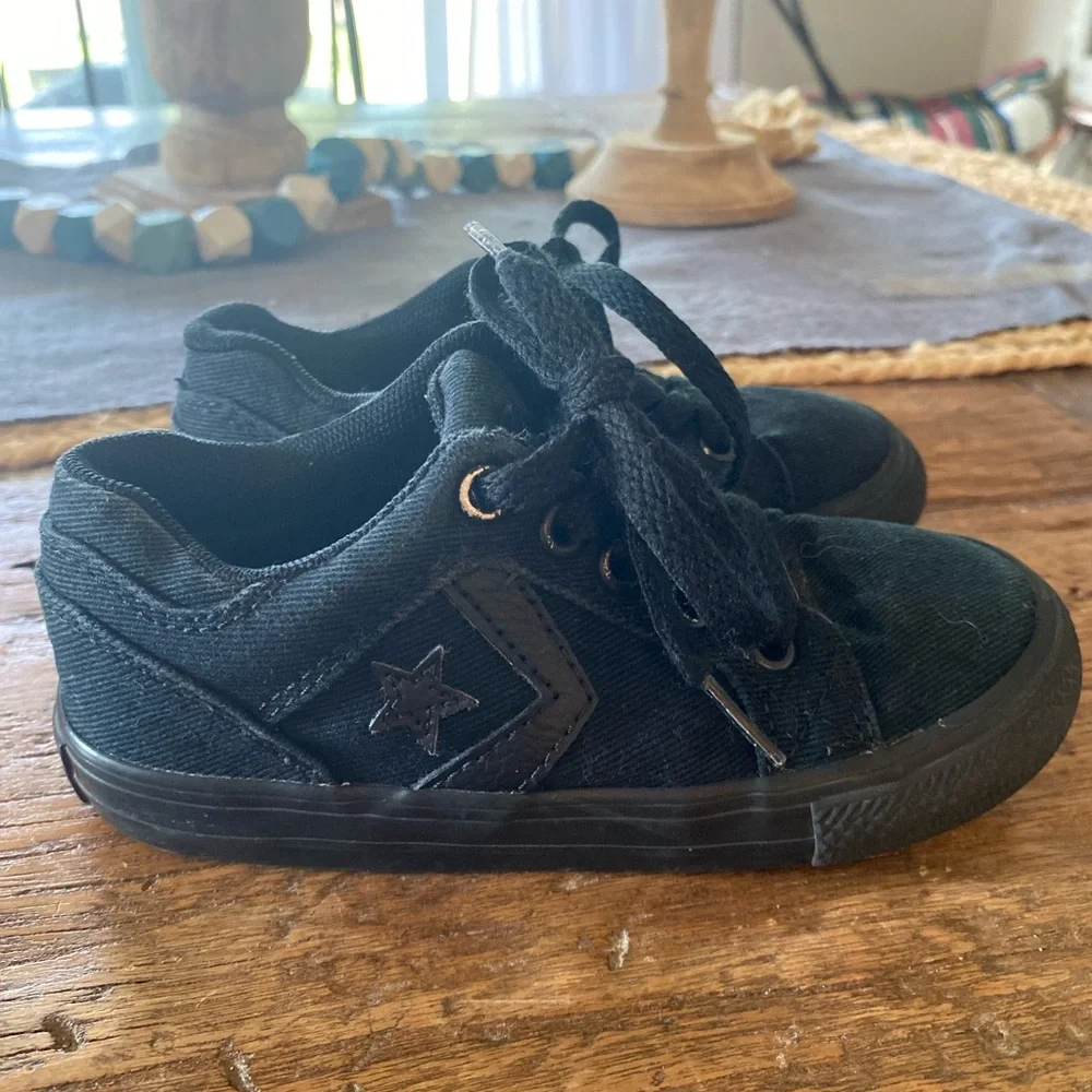 Converse All Star Black on Black Shoes Kids size 8‎